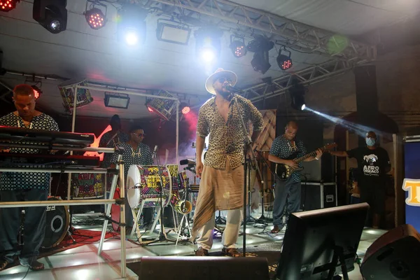 ブラジル バヒアのサルヴァドール2022年2月25日 歌手ピエール オナシスがサルバドール市内で行われたカーニバルのプライベートパーティーでの演奏 — ストック写真