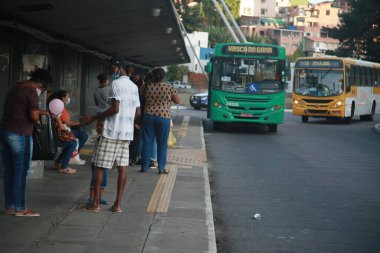 Salvador, Bahia, Brezilya - 27 Ocak 2022: Salvador 'daki Lapa istasyonunda bekleyenler