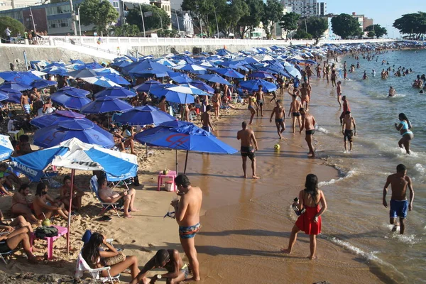 Salvador Bahia Brasil Febrero 2022 Personas Playa Porto Barra Ciudad — Foto de Stock