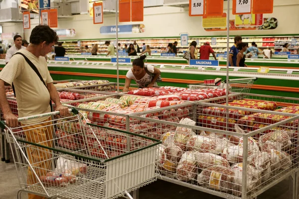 Eunapolis Bahia Brasil Agosto 2009 Clientes Viram Compras Supermercado Cidade — Fotografia de Stock