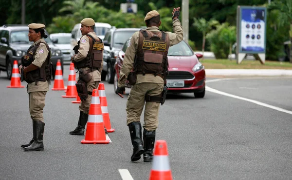 Salvador Bahia Brazilský Února 2015 Vojenská Policie Kontroluje Vozidlo Dokumentaci — Stock fotografie