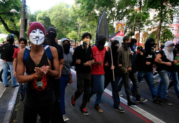 Salvador Bahia Brasil Junio 2014 Grupo Manifestantes Enmascarados Contra Copa —  Fotos de Stock