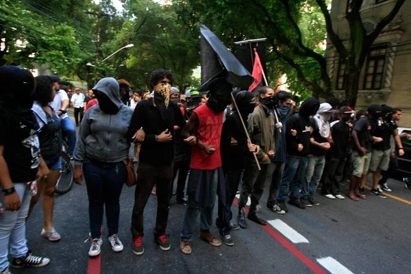 Salvador Bahia Brazylijski Czerwiec 2014 Grupa Zamaskowanych Protestujących Przeciwko Mistrzostwom — Zdjęcie stockowe