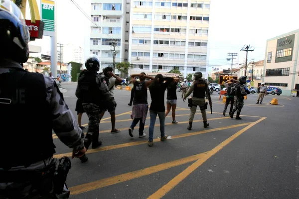 Salvador Bahia Brazylia Czerwiec 2014 Policja Zatrzymała Grupę Protestujących Przeciwko — Zdjęcie stockowe