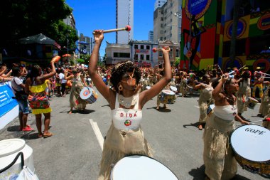 Salvador, Bahia, Brezilya - 3 Mart 2014: Salvador şehrindeki karnaval sırasında Dida grubu üyeleri görüldü.