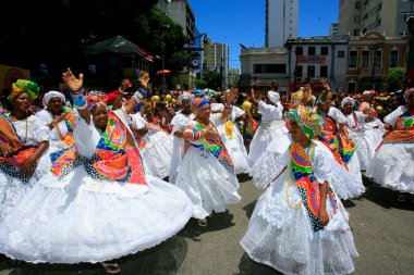 Salvador, Bahia, Brezilya - 3 Mart 2014: Salvador şehrindeki karnaval sırasında Dida grubu üyeleri görüldü.