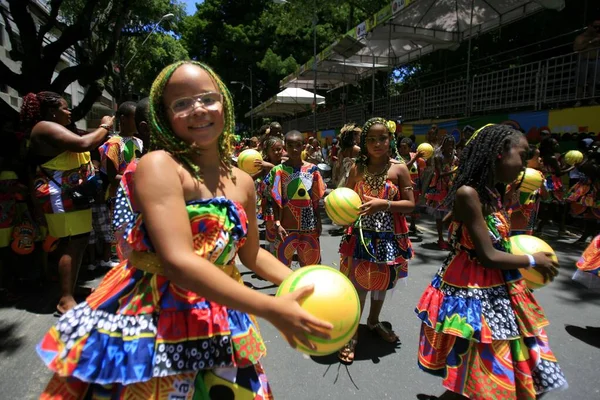 2014年3月3日 ブラジル バヒアのサルヴァドールで行われたカーニバルでのパレードでDidaのメンバーが目撃された — ストック写真