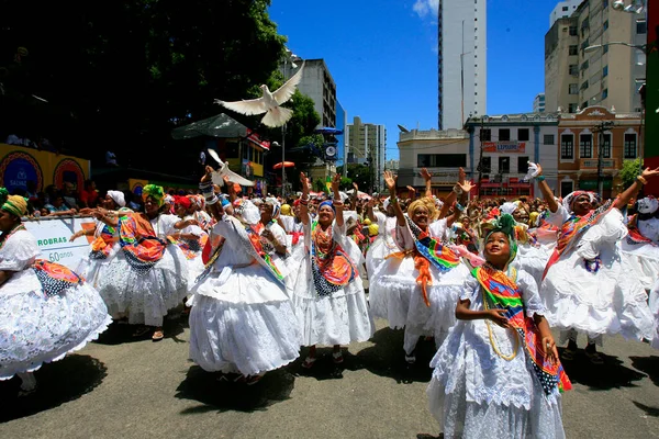 브라질 행진곡 2014 살바도르 시에서 사육제 행사에서 단원들 행렬을 — 스톡 사진