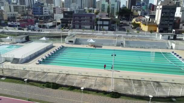 2022年3月7日ブラジル バイーア州サルバドル サルバドール市ピトゥバ近郊の水泳場のプールの眺め — ストック動画