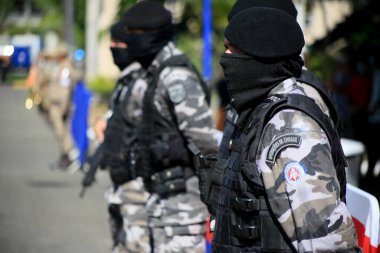 Salvador, Bahia, Brezilya - 17 Şubat 2022: Salvador 'daki Vila Militar' da düzenlenen geçit töreninde Bahia Askeri Polisi 'nin ayaklanma üyeleri görüldü.