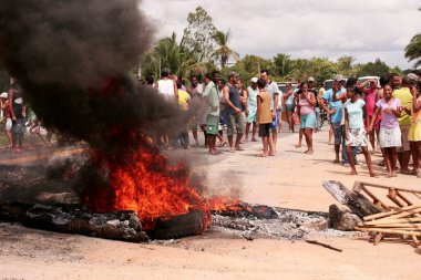Porto seguro, bahia, brerazil - 2 Mart 2010: Porto Seguro şehrinde halkın güvenliğini isteyen bir topluluğun protestosu.