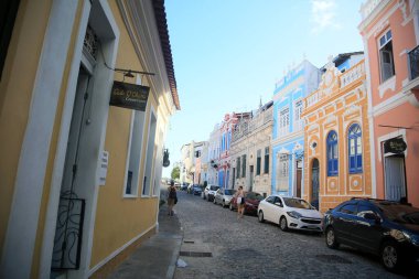 Salvador, Bahia, Brezilya - 25 Mart 2022: Salvador şehrinin tarihi merkezi Santo Antonio Alem do Carmo mahallesindeki eski malikaneler.