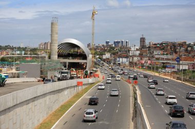 Salvador, Bahia, Brezilya - 17 Eylül 2016: Pernambues Mahallesi yakınlarındaki Salvador şehrinde metro hattının ikinci hattının inşaatı.