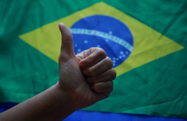 Salvador, Bahia, Brezilya - 7 Nisan 2022: Salvador şehrinde Brezilya 'dan bir nandeira' nın yanında.