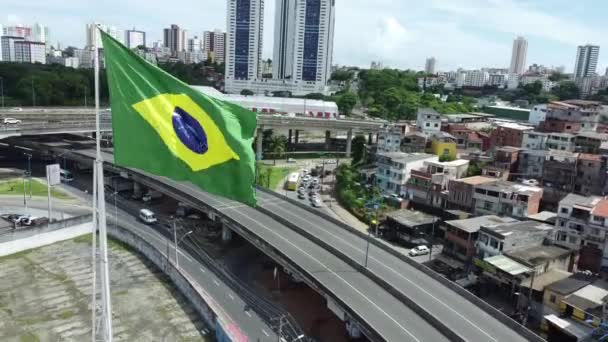 Salvador Bahia Brazylijski Marca 2022 Flaga Brazylii Maszcie Supermarketu Dzielnicy — Wideo stockowe