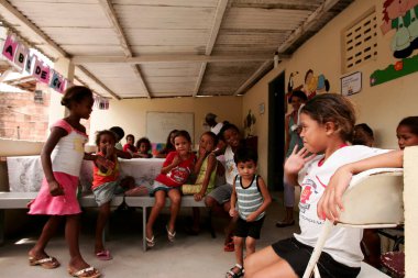 Eunapolis, Bahia, Brezilya - Mart 16, 2010: Bahia 'nın güneyindeki Eunapolis belediyesinde bir halk kreşi öğrencileri.