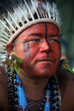 Salvador, Bahia, Brezilya - 25 Nisan 2022: Toplantı Salvador şehrinde farklı etnik kökenlere sahip Hintlileri bir araya getirir. Toplantı, köyleri için iyileştirmeler ve bölgelerin çizimi için yapılacak..