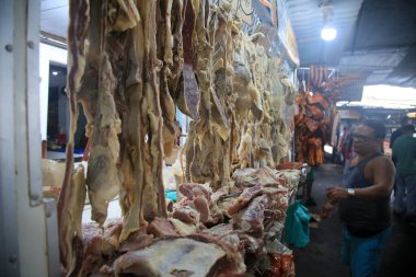Salvador, Bahia, Brezilya - 30 Nisan 2022 Bolvina kurutulmuş eti Salvador şehrindeki Sao Joaquim fuarında sergileniyor..