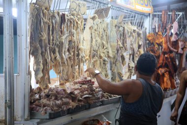 Salvador, Bahia, Brezilya - 30 Nisan 2022 Bolvina kurutulmuş eti Salvador şehrindeki Sao Joaquim fuarında sergileniyor..