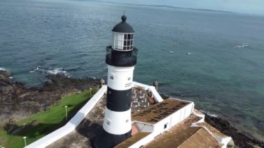 Salvador, Bahia, Brezilya - 1 Mayıs 2022 Santo Antonio Fort manzarası, daha çok Salvador 'daki Barra deniz feneri olarak bilinir..