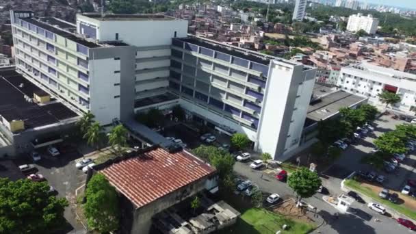 2022年4月23日ブラジル バヒアのサルヴァドール サルバドール市のロベルト サントス病院の航空写真 — ストック動画