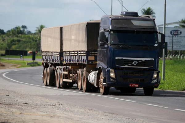 Conceicao Jacuipe Bahia Brasilien Mai 2022 Fahrzeugverkehr Auf Der Bundesstraße — Stockfoto