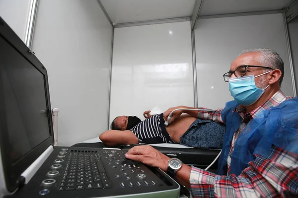 Ibotirama Bahia Brasil Mayo 2022 Médico Realiza Examen Ultrasonido Paciente — Foto de Stock