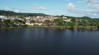 Itajuipe, Bahia, Brezilya - 24 Mayıs 2022: Güney Bahia 'daki Itajuipe şehrindeki göl manzarası.
