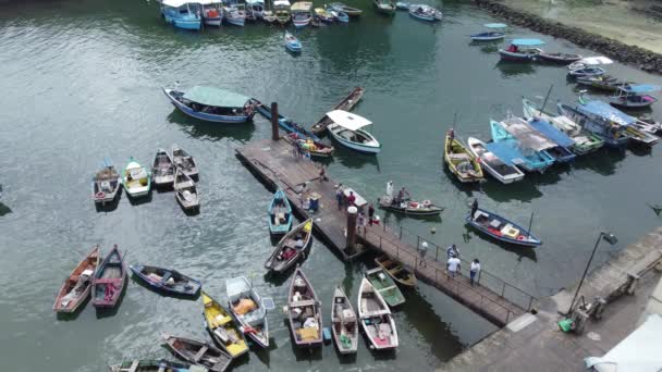 Salvador Bahia Brasil Abril 2021 Barcos Pesqueros Puerto Junto Feria — Vídeos de Stock