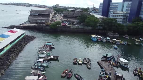 Salvador Bahia Brazil Απριλίου 2021 Αλιευτικά Σκάφη Λιμάνι Δίπλα Στην — Αρχείο Βίντεο