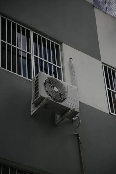 Salvador Bahia Brasil Junio 2022 Acondicionador Aire Roto Fachada Edificio — Foto de Stock