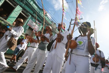 Salvador, Bahia, Brezilya - 2 Temmuz 2022: Salvador 'da Bahia' nın bağımsızlığında Dois de Julho 'nun kutlamaları sırasında capoeiristas görüldü.