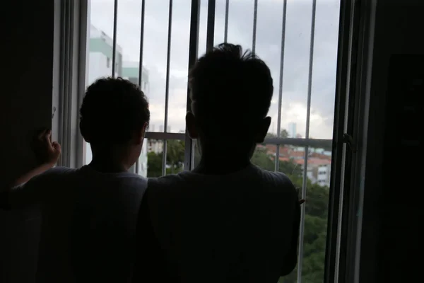 Salvador Bahia Brazil June 2022 Children Observe External Area Apartment — Stockfoto