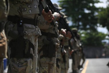 Salvador, Bahia, Brezilya - 17 Şubat 2022: Salvador 'daki Vila Militar' da düzenlenen törende Bahia Askeri Polisi üyeleri görüldü.