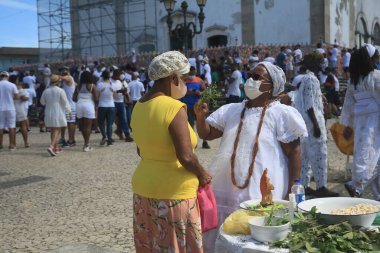 Salvador, Bahia, Brezilya - Janeiro13, 2022: Salvador kentindeki Bonfim kilisesi yakınlarındaki Candomble dininin mahareti.