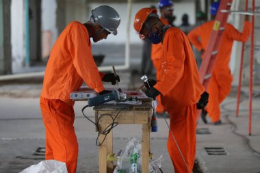 Salvador, Bahia, Brezilya - Haziran 6, 2022: Salvador 'da bir devlet hastanesinde işçi.