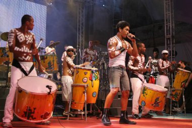 Salvador, Bahia, Brezilya - 1 Mart 2007: Denny Denan, Timbalada grubunun solisti, Salvador 'daki Museu do Ritimo' da sahne aldı..