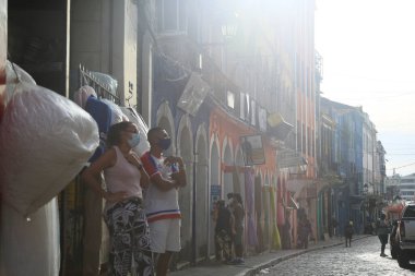 Salvador, Bahia, Brezilya - 25 Ocak 2022: Pelourinho 'daki Rua do Tabuao' daki eski malikanelerin manzarası, Salvador Tarih Merkezi.