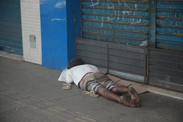 Salvador Bahia Brazil August 2022 Безпритульний Який Спить Біля Магазину — стокове фото
