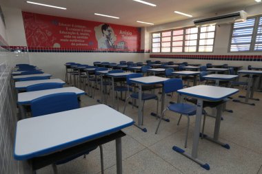 Santana, Bahia, Brezilya - 13 Eylül 2022: Santana şehrinde tam zamanlı bir devlet okulunun sınıfı.