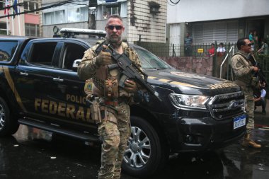 Salvador, Bahia, Brezilya - 7 Eylül 2022: Brezilya 'daki bağımsızlık yürüyüşü sırasında federal polis ajanları.