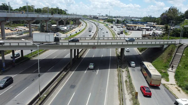 2022年9月30日ブラジル バイーア州サラドール 連邦高速道路Br 324の眺めとサルバドール市内の地下鉄3号線の建設 — ストック写真