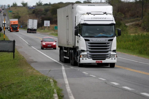 Jaguaquara Bahia Brazil Października 2022 Ciężarówka Jadąca Autostradą Federalną 116 — Zdjęcie stockowe