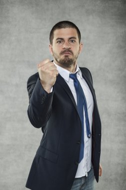işadamı son uyarı verir