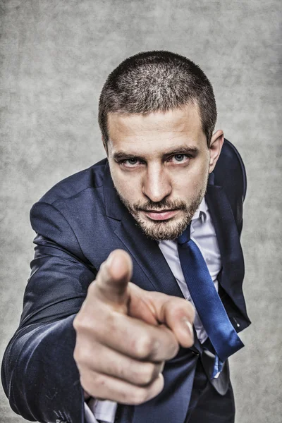 Jungunternehmer zeigt auf dich — Stockfoto