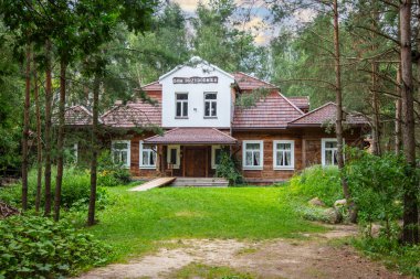 Ormanın ortasındaki Ranger 'ın evi.