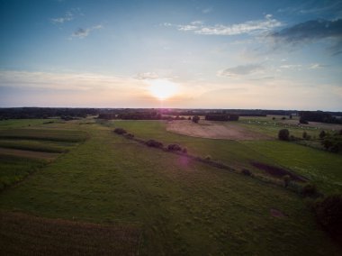 İnsansız hava aracının kırsal alandaki görüntüsü