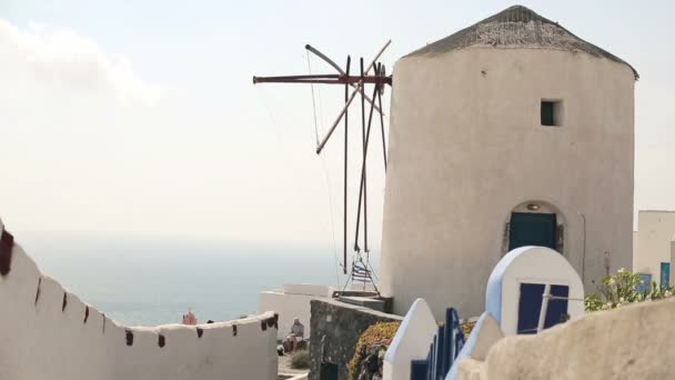 Ветряная мельница Санторини — стоковое видео