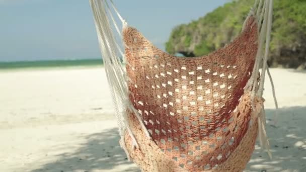 Hammock on beautiful exotic beach — Stock Video