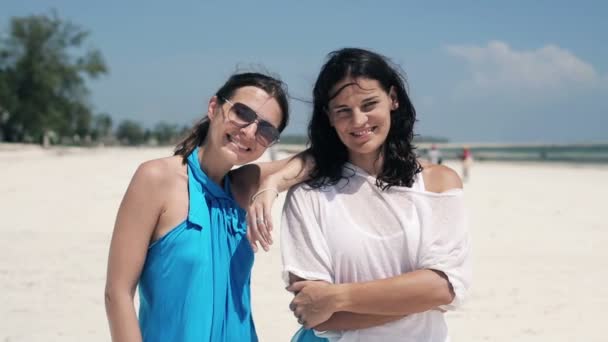 Happy girlfriends on beach — Stock Video